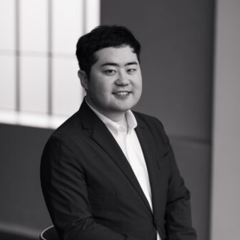写真：中⼭ 航介